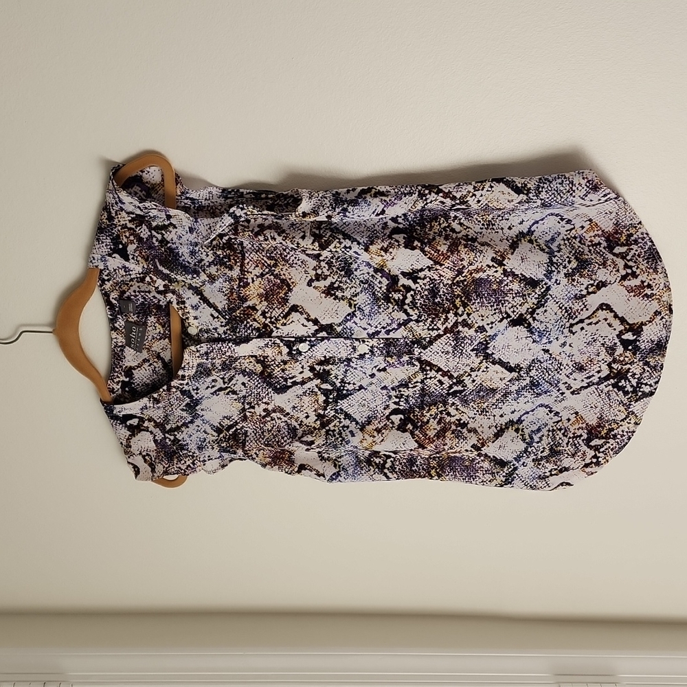 NY&C SHORT SLEEVES BLOUSE. MEDIUM